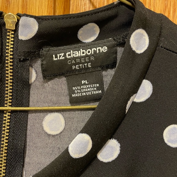 Liz Claiborne capped sleeve blouse - Picture 2 of 5